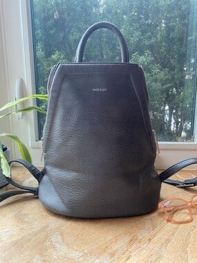Bourse Matt & Nat Black Vegan Leather Backpack